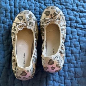 Adorable Hanna Andersson slip on shoes